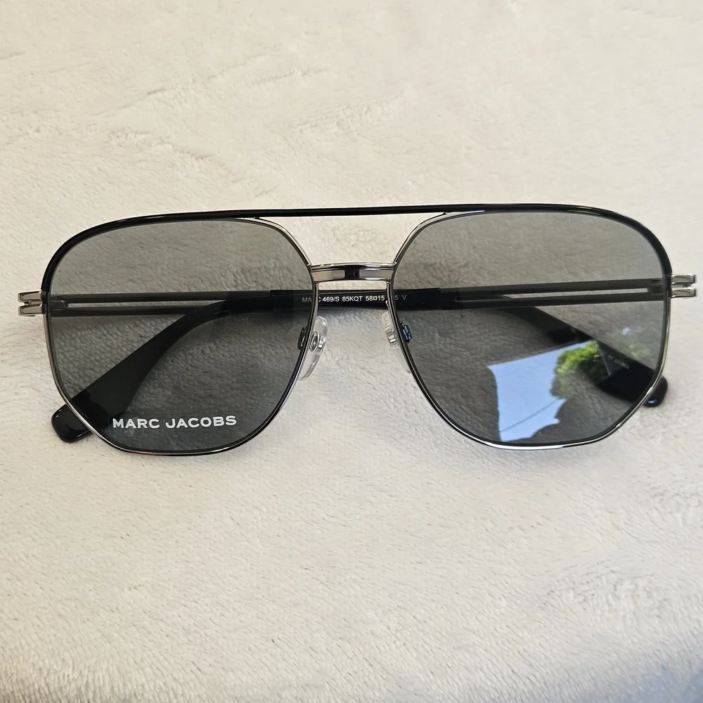 NIB Marc Jacobs Black Aviator Sunglasses